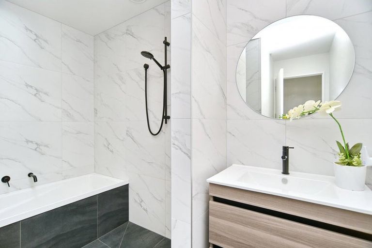 Photo of property in 33 Kohunga Crescent, Bottle Lake, Christchurch, 8083