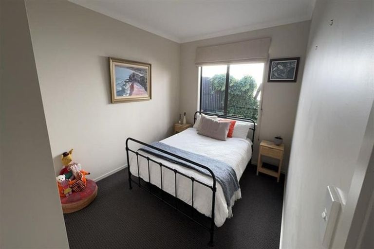 Photo of property in 9a Gillean Street, Havelock North, 4130