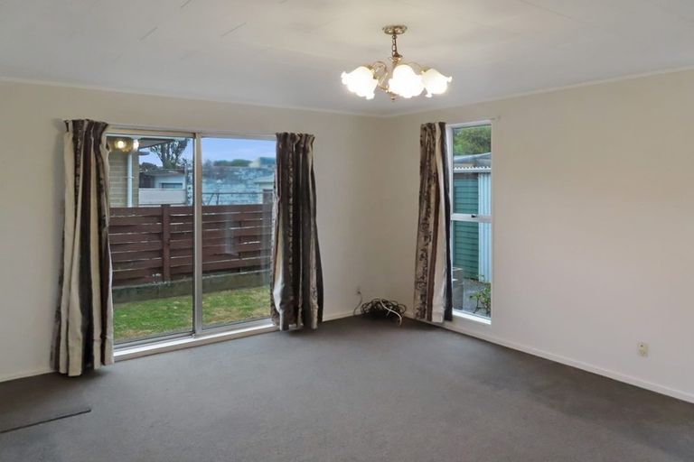 Photo of property in 2/15 Douglas Street, Waiwhetu, Lower Hutt, 5010