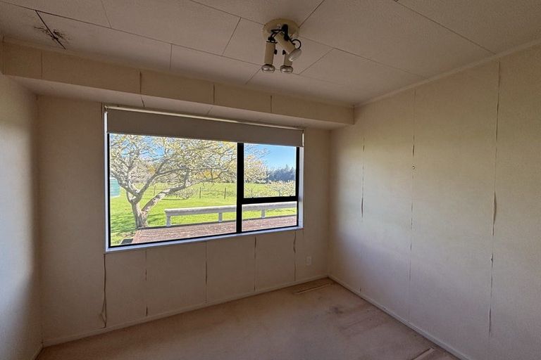 Photo of property in 1 Old Pine Valley Road, Dairy Flat, Silverdale, 0992