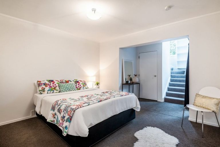 Photo of property in 1/17 Havenwood Place, Birkenhead, Auckland, 0626