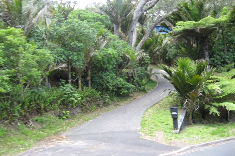 Photo of property in 100 Motutara Road, Muriwai, Waimauku, 0881