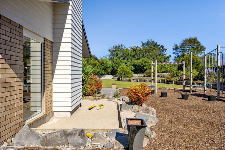 Photo of property in 1 Elizabeth Grove, Stratford, 4332