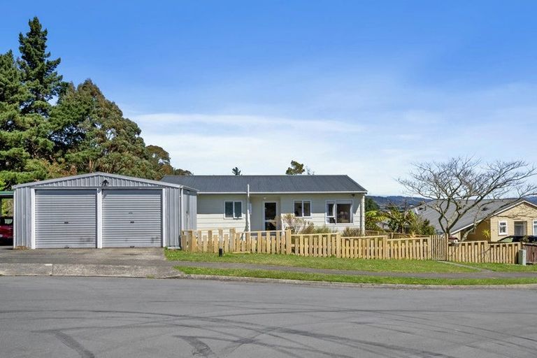 Photo of property in 26 Gentian Street, Timberlea, Upper Hutt, 5018