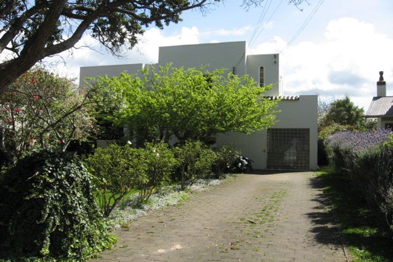 Photo of property in 40 Wyndrum Avenue, Waterloo, Lower Hutt, 5011