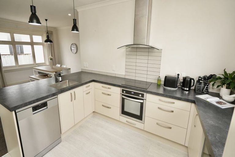 Photo of property in 52 Matipo Street, Takaro, Palmerston North, 4410