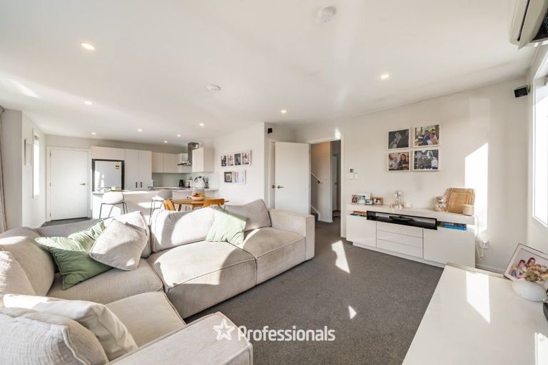 Photo of property in 393 Stokes Valley Road, Stokes Valley, Lower Hutt, 5019