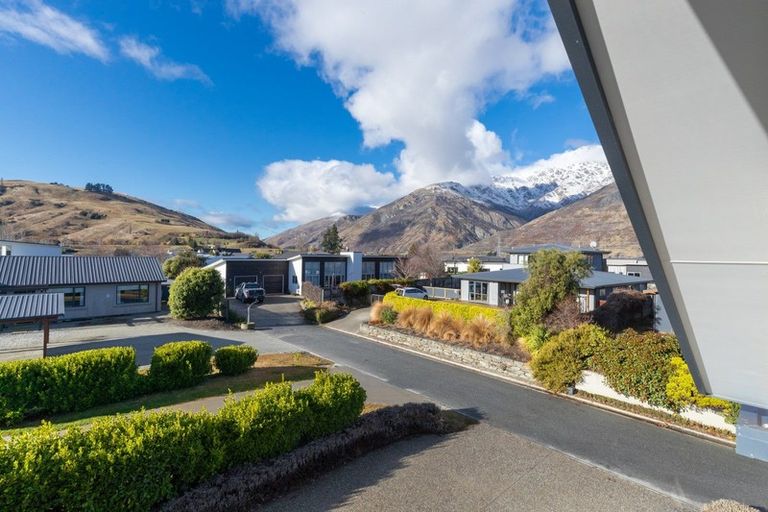 Photo of property in 13 Acheron Place, Lake Hayes, Queenstown, 9304