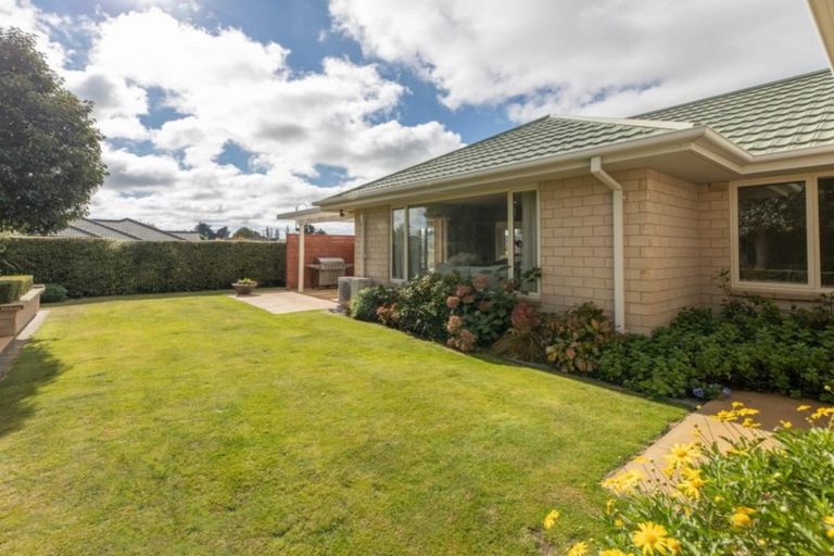 Photo of property in 10 Harrys Way, Redwood, Christchurch, 8051