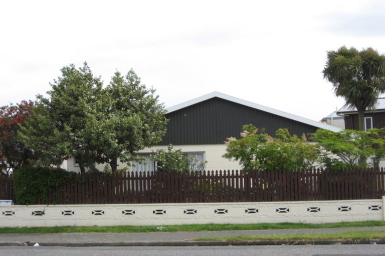 Photo of property in 2/10 Lane Street, Woolston, Christchurch, 8023