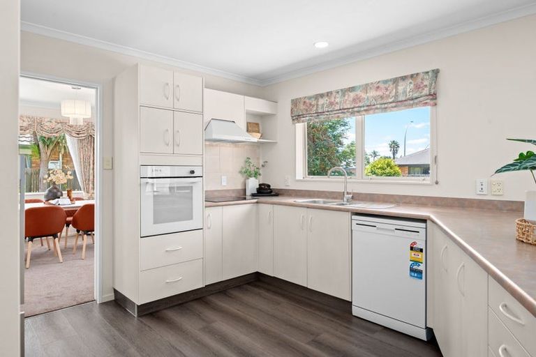 Photo of property in 22 Cairns Crescent, Rototuna, Hamilton, 3210