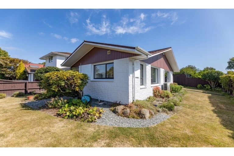 Photo of property in 1/1 Rosedale Place, Avonhead, Christchurch, 8042