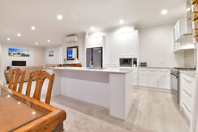 Photo of property in 86 Voyager Drive, Gulf Harbour, Whangaparaoa, 0930
