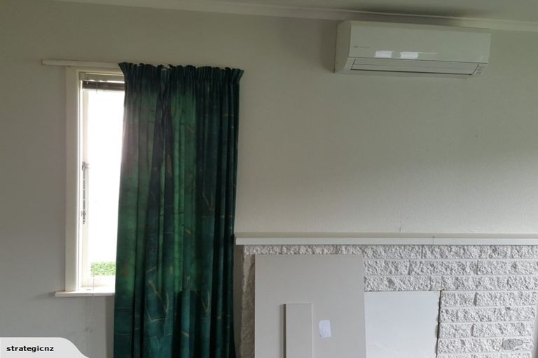 Photo of property in 37 Redwood Avenue, Tawa, Wellington, 5028