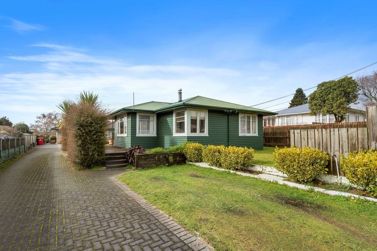 Photo of property in 16 Basley Road, Owhata, Rotorua, 3010