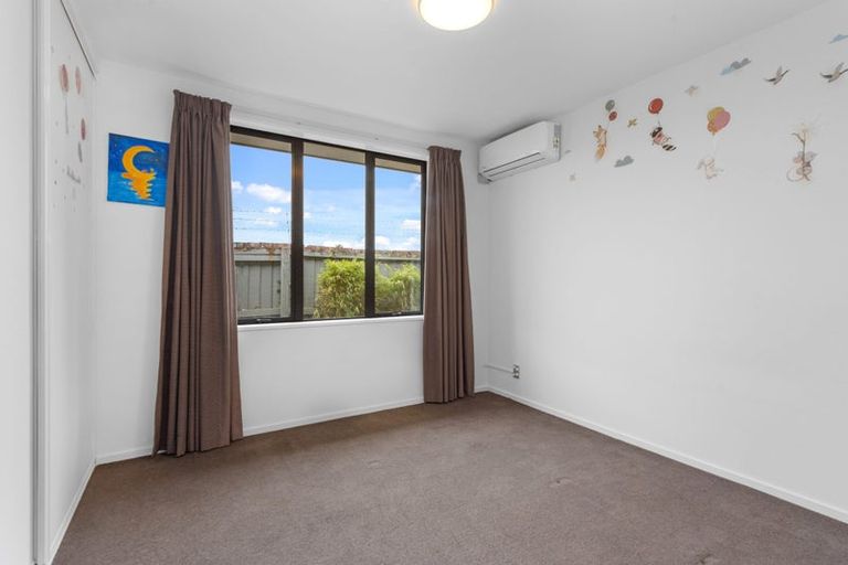Photo of property in 25 Roberts Road, Hei Hei, Christchurch, 8042