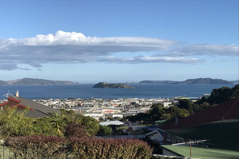 Photo of property in 62 Dowse Drive, Maungaraki, Lower Hutt, 5010