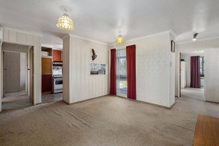 Photo of property in 8 Egmont Place, Westbrook, Palmerston North, 4412