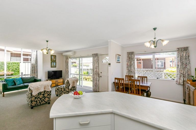 Photo of property in 30 Macalister Place, Miramar, Wellington, 6022