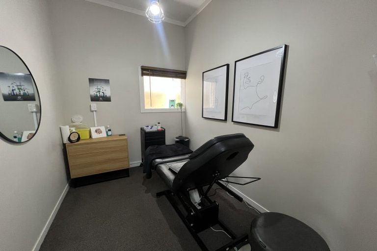 Photo of property in 126 The Parade, Island Bay, Wellington, 6023