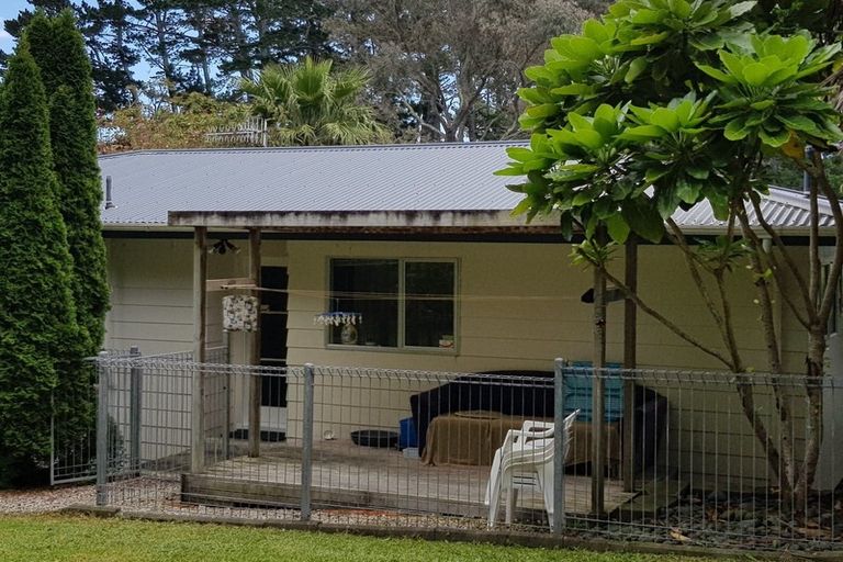 Photo of property in 26 Claverdon Drive, Massey, Auckland, 0614