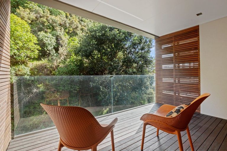 Photo of property in Patent 326 Apartments, 326 Evans Bay Parade, Hataitai, Wellington, 6021