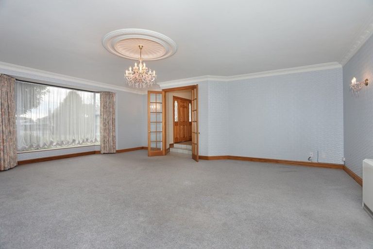 Photo of property in 153/155 High Street, Bulls, 4818