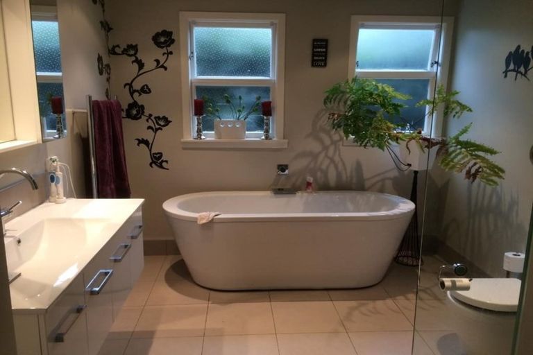 Photo of property in 57 Jeffreys Road, Fendalton, Christchurch, 8052