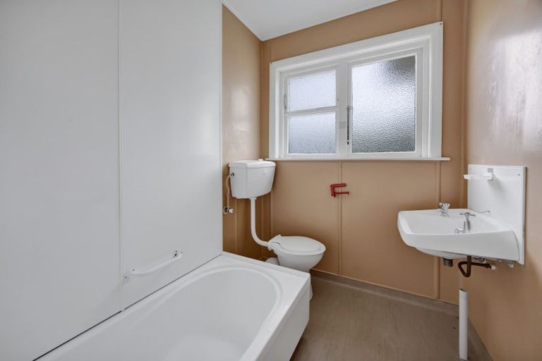 Photo of property in 51-53 Wrantage Street, Westown, New Plymouth, 4310