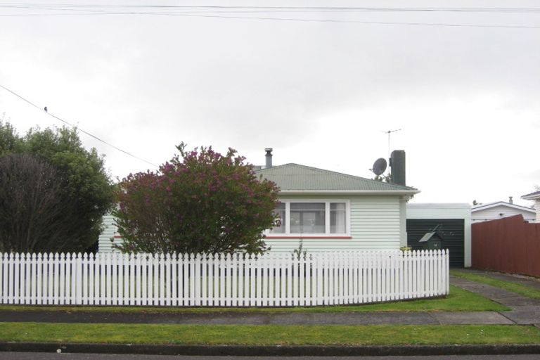Photo of property in 17 Rata Street, Upper Vogeltown, New Plymouth, 4310