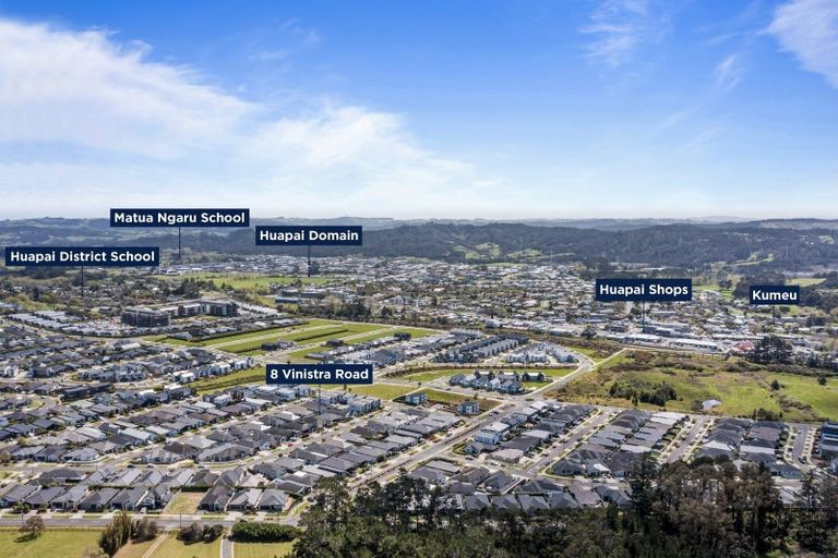 Photo of property in 8 Vinistra Road, Kumeu, 0810