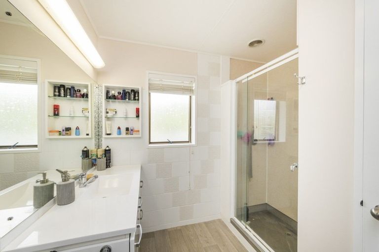 Photo of property in 15 Rangeview Place, Feilding, 4702