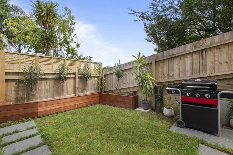 Photo of property in 132a Stapleford Crescent, Browns Bay, Auckland, 0630