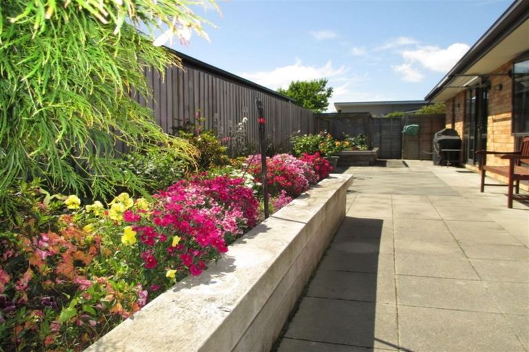 Photo of property in 22 Sovereign Gardens, Halswell, Christchurch, 8025