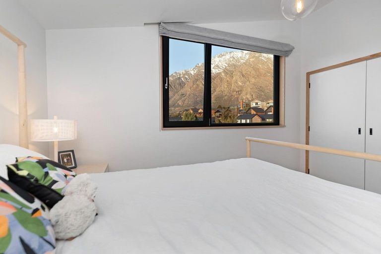 Photo of property in 4 Soudley Court, Jacks Point, Queenstown, 9371