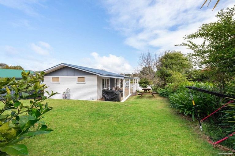 Photo of property in 48 Captain Scott Road, Glen Eden, Auckland, 0602