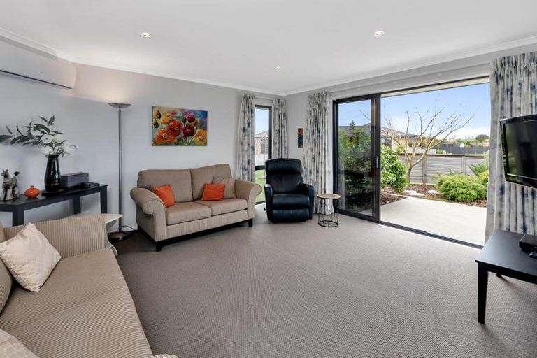 Photo of property in 36 Kowi Lakes Drive, One Tree Point, 0118