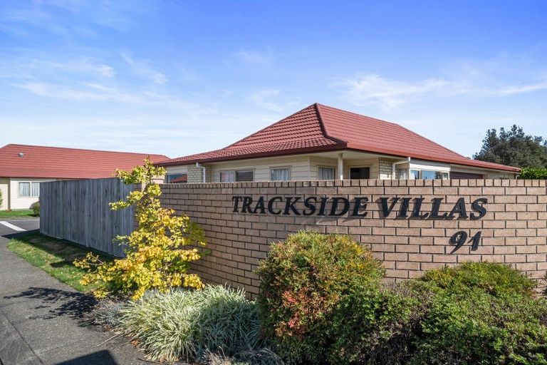 Photo of property in Trackside Villas, 55/91 Mako Mako Road, Levin, 5510