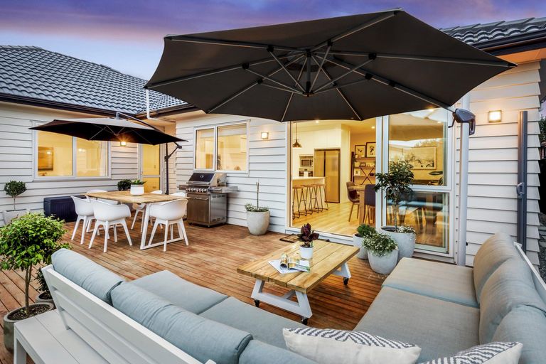 Photo of property in 12 Kahika Grove, Huapai, Kumeu, 0810