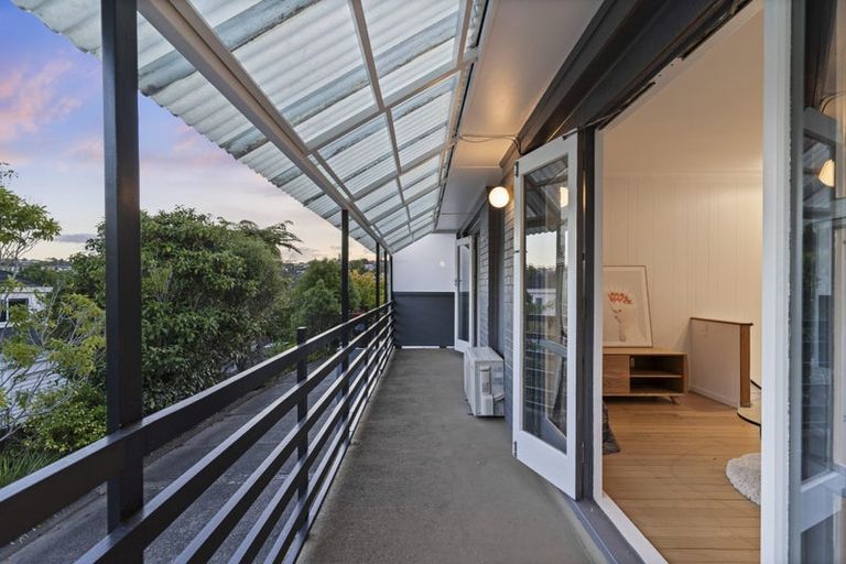 Photo of property in 1/420 Beach Road, Mairangi Bay, Auckland, 0630