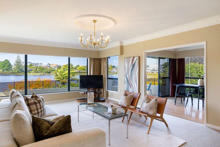 Photo of property in 76 Lake Crescent, Hamilton Lake, Hamilton, 3204