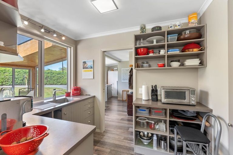Photo of property in 3 Sutton Road, Te Horo, Otaki, 5582