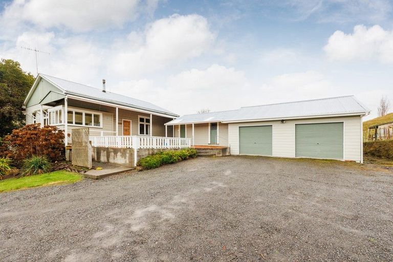 Photo of property in 54/56 Ongo Road, Hunterville, 4730