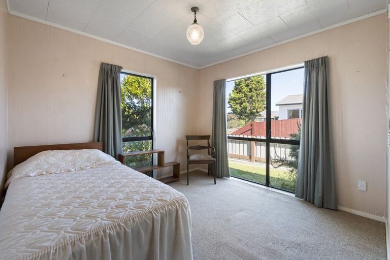 Photo of property in 12 Cargill Grove, Kelvin Grove, Palmerston North, 4414