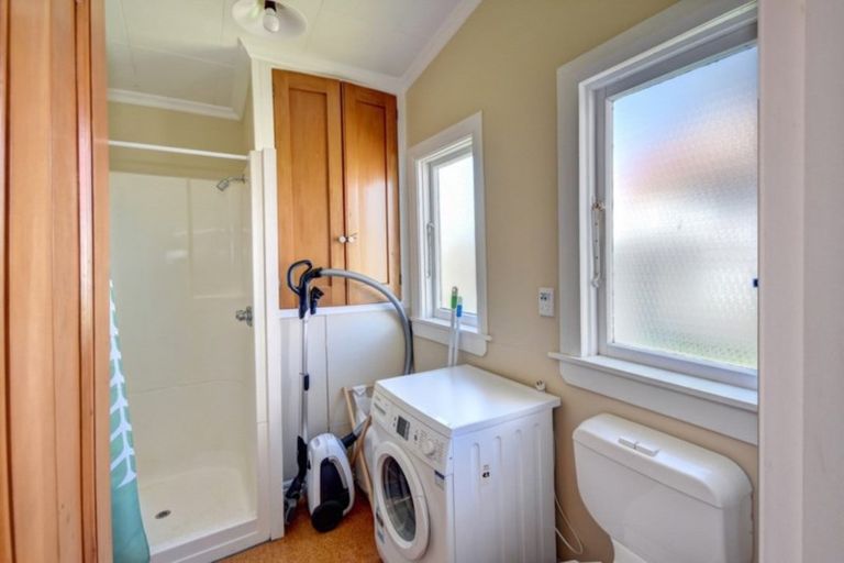 Photo of property in 43 Queens Drive, Saint Kilda, Dunedin, 9012