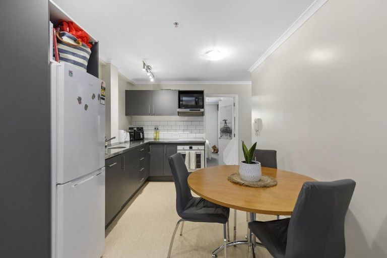 Photo of property in Monvie Apartments, 212/15 Holland Street, Te Aro, Wellington, 6011