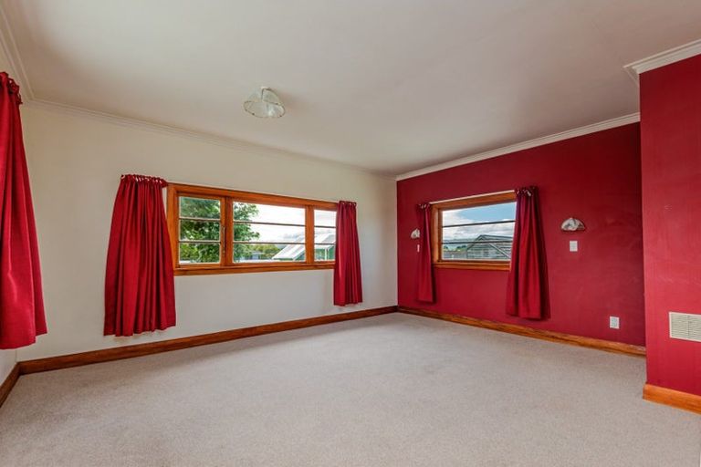 Photo of property in 64 Limbrick Street, Terrace End, Palmerston North, 4410