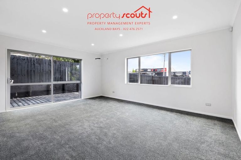 Photo of property in 103 Beach Haven Road, Beach Haven, Auckland, 0626