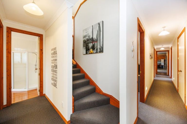 Photo of property in 7 Alpine Grove, Kelvin Grove, Palmerston North, 4414