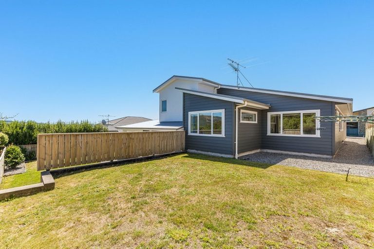 Photo of property in 31 Aspiring Terrace, Aotea, Porirua, 5024